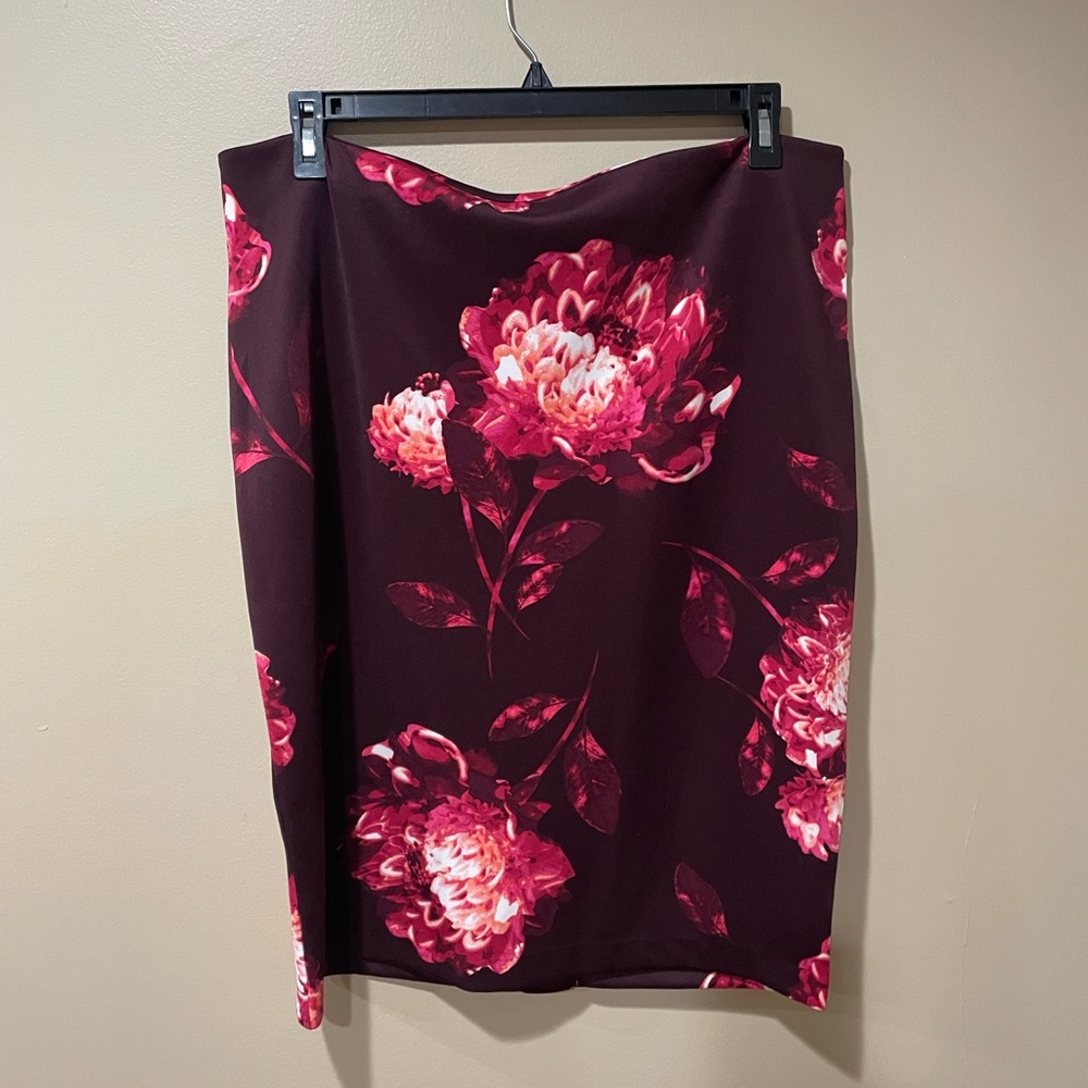 New York & Company Burgundy Floral Pencil Skirt